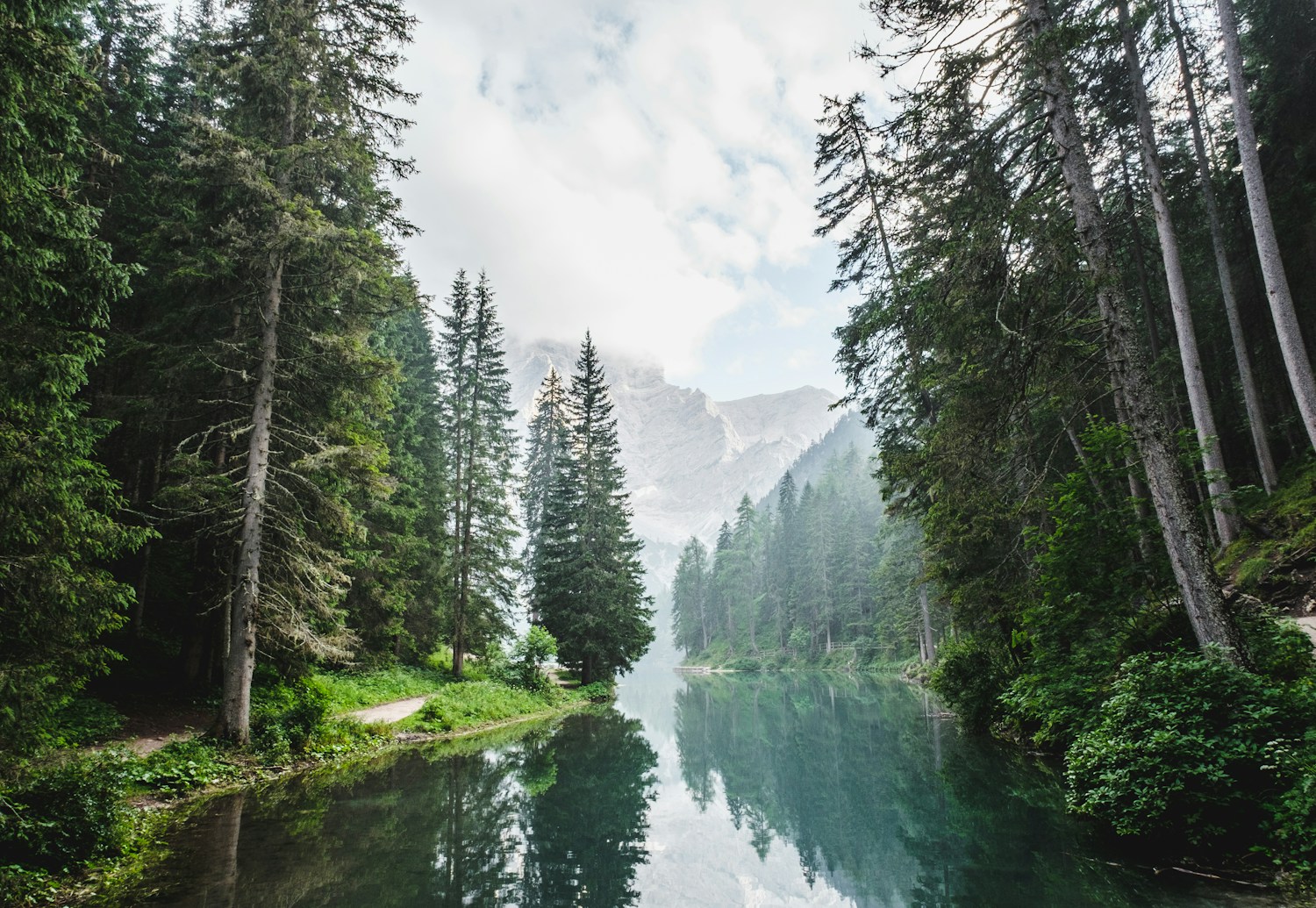 A quieter season by the water